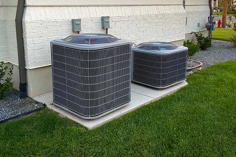 Air conditioner managing high humidity